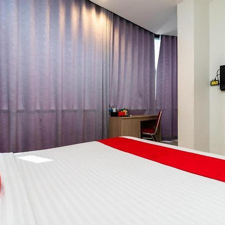 Hotel Domino Palembang Exterior photo